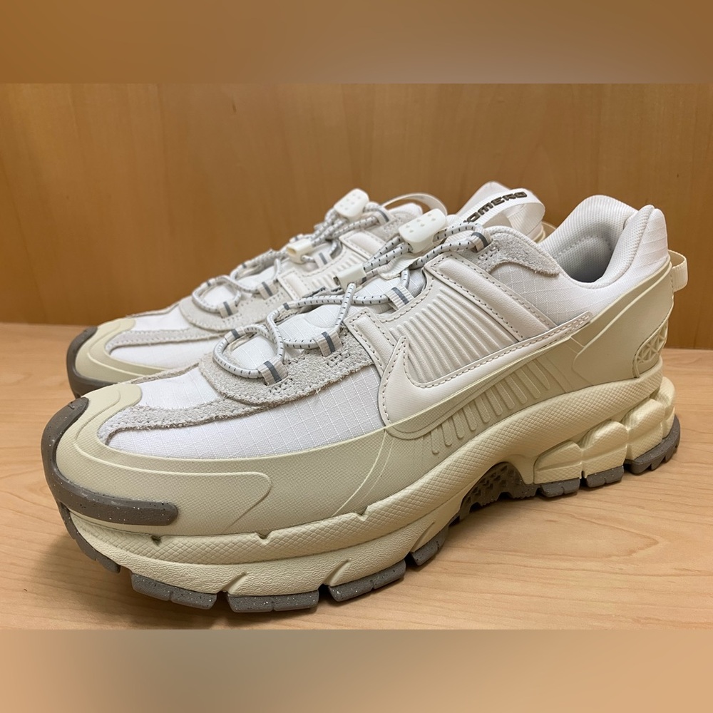 Nike Men's Off-White Sneakers